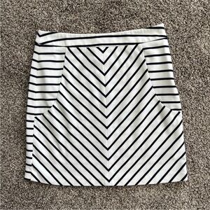 Cynthia Rowley | Chevron Stripe Stretch High Rise Mini Skirt | Navy/Wht | Size 8